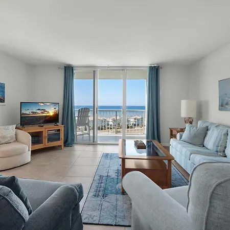 Tristan Towers Unit 8C Vila